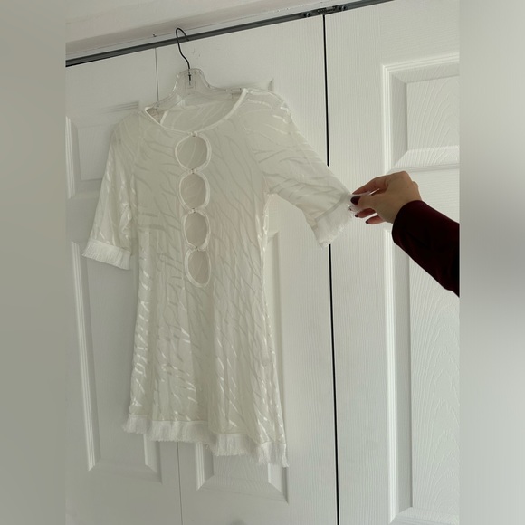 White mesh beach cover - Picture 1 of 6